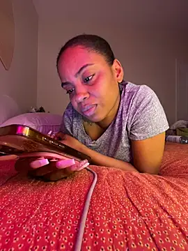 TheRealOshunQueen Adlı Modelin Canlı XXX Sohbeti