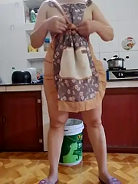 LiilyZi 即時 XXX 聊天