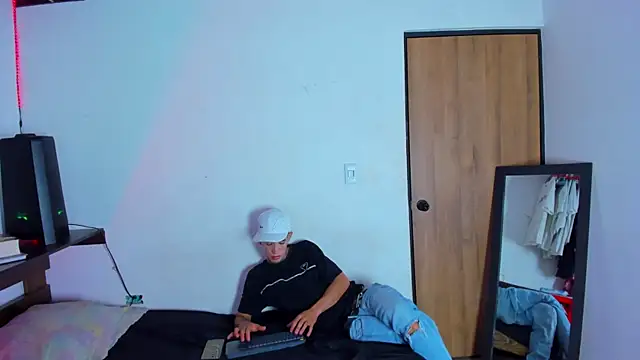 Darwinstark_ Live XXX Chat