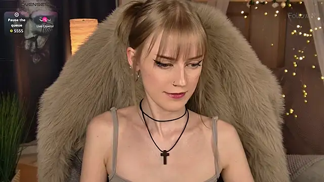 KiraMontoya 现场XXX聊天