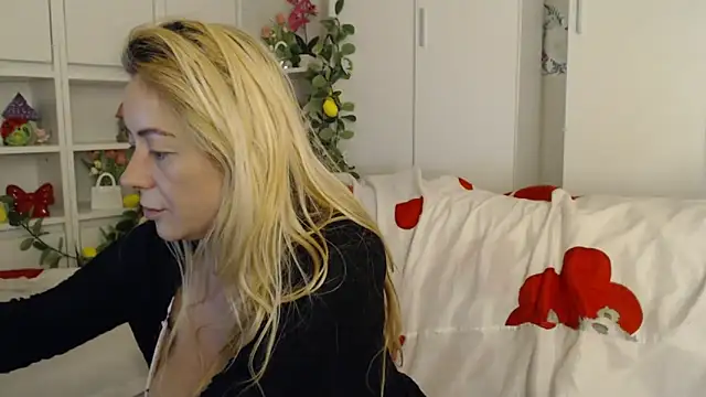 Онлайн чат XXX _karolynesyera_