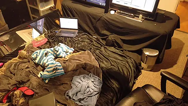 AQuickPhyx – Live XXX-chat