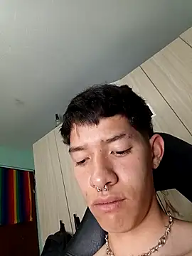 heyy_noah11's Webcam Show