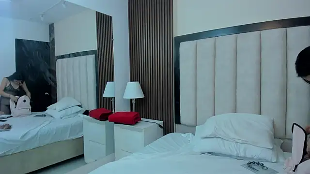 Show modela Alison_Joness na web-kameri