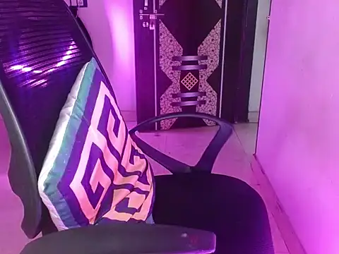 Nayra23980's Live XXX Chat