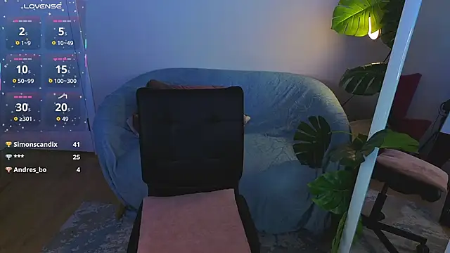 JustMira webcam show