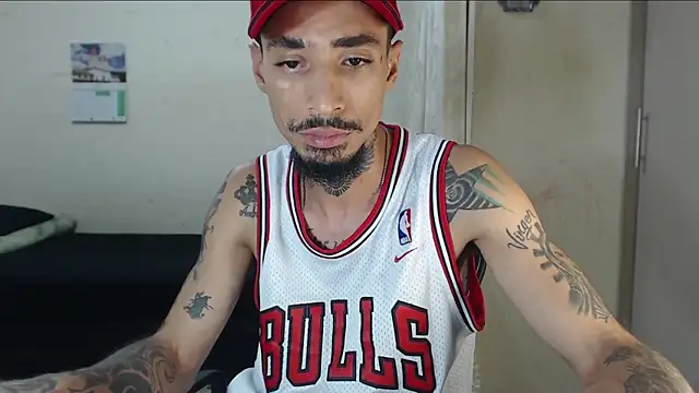 emiliano_hottt webkamerás műsora