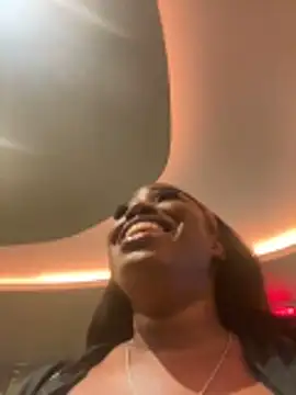 ptpom_lucc's Webcam Show