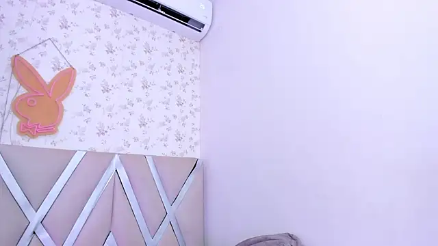 Helenn_monroy1 Adlı Modelin Canlı XXX Sohbeti