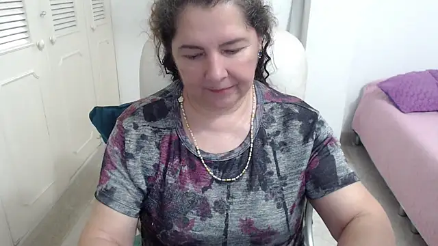 Chat +18 de leonela_69 ao vivo