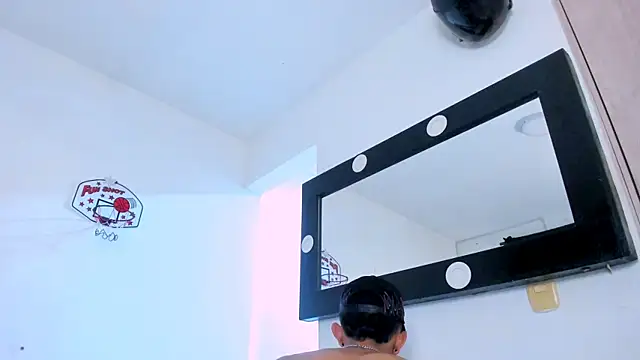 Samuel_Suarez Adlı Modelin Canlı XXX Sohbeti