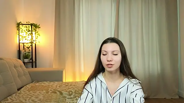 KareenKendra webcam show