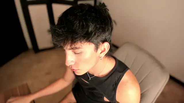 sweettaaron01 Show Webcam