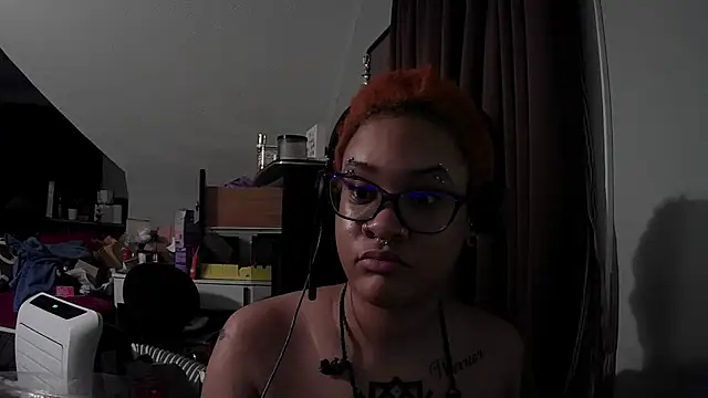 nickytheehawtie Chat XXX in diretta