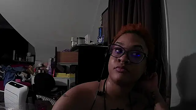 nickytheehawtie Chat XXX in diretta