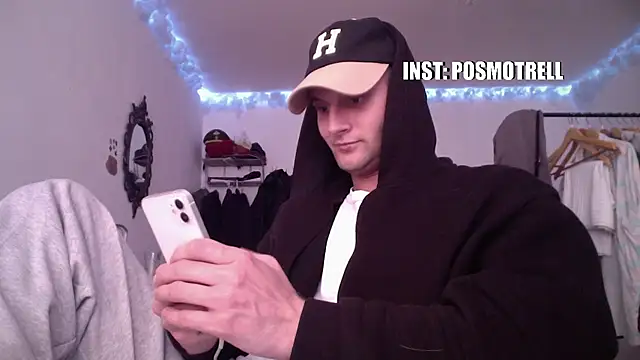 ETHAN_MOORE's Live XXX Chat