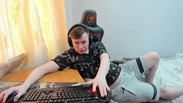 Show modela iliaskrislove na web-kameri