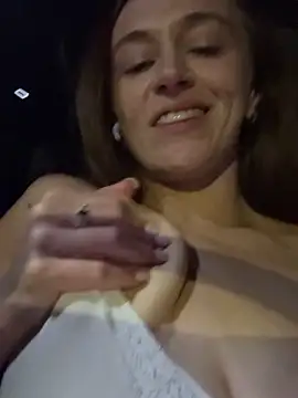 Show modela lunagirl13 na web-kameri