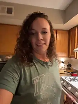 XoMisty: διαδικτυακό σόου στην κάμερα