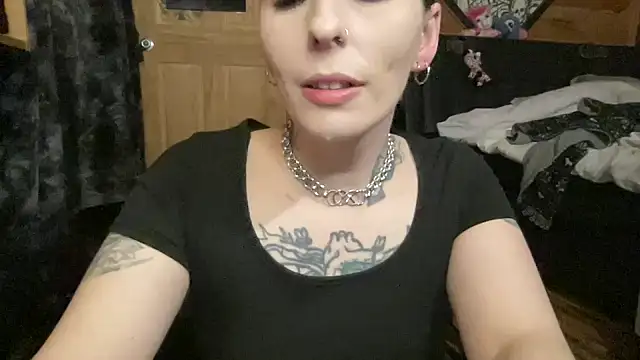 Živý XXX chat TeenyDoll