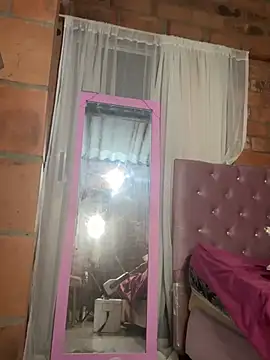 Jessyivonne: онлайн-секс-чат