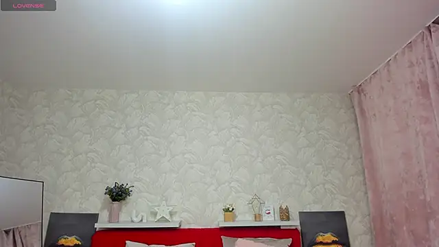 Chat XXX en directo de KattyPeachX