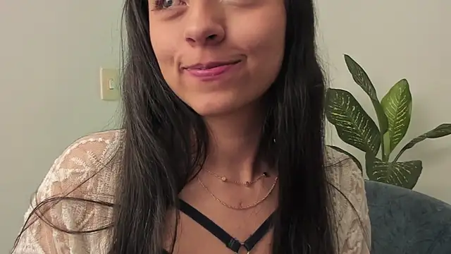 canelleGarces Adlı Modelin Canlı XXX Sohbeti