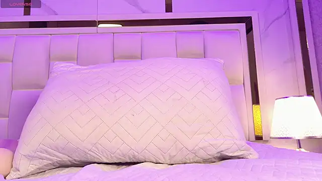 Онлайн чат XXX samanthaa_sm