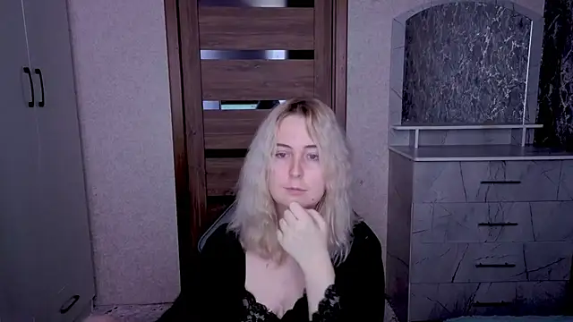 Kristy-Max Chat XXX live