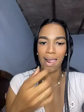 FlorSalvaje_ – Live XXX-chat