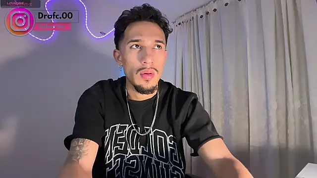 Pokazy przed kamerką – rafael_stone11