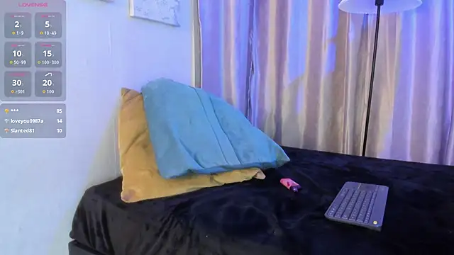 Show modela Demian_Hush na web-kameri