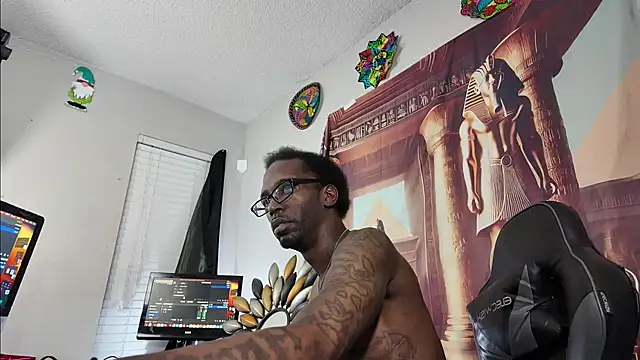 Triggerhappycj100のライブXXXチャット