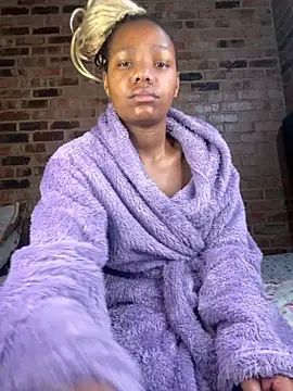 Chatroom XXX en direct de MsMeloni05