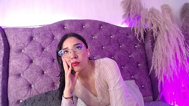 Amara_Davis1 现场XXX聊天