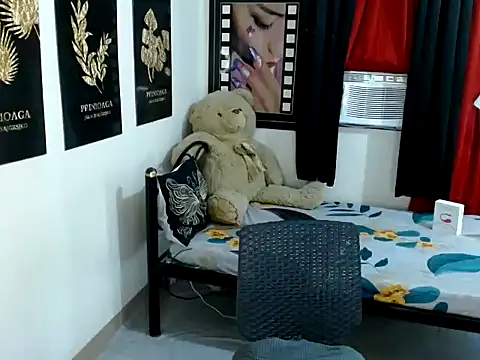 UrhotGoddess Webcam-Show