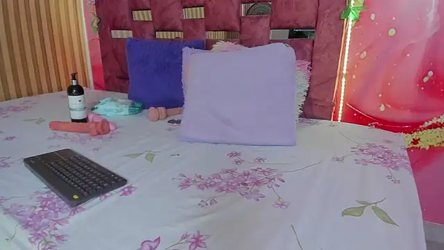 Daisy__rose's Webcam Show