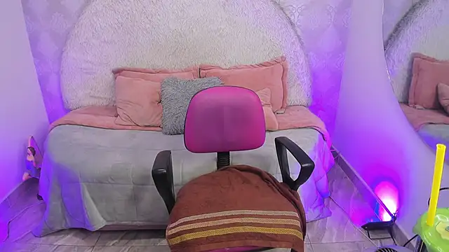 Chatroom XXX en direct de Sarita_jane