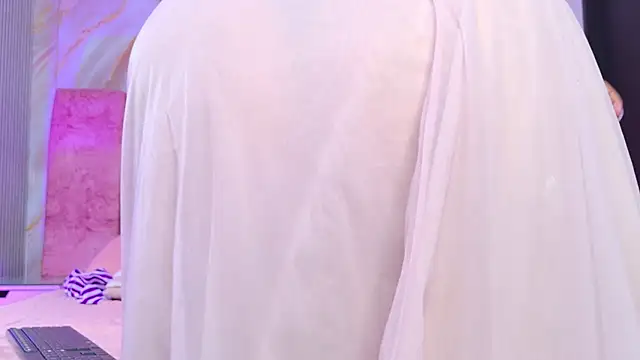 emmacurvy's Live XXX Chat