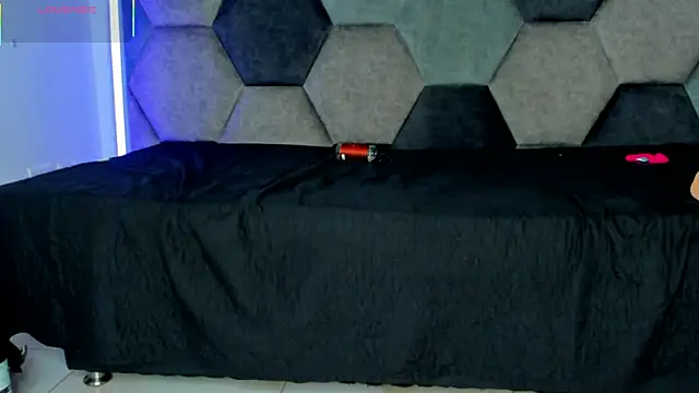 Latrellx7 Pertunjukan Webcam