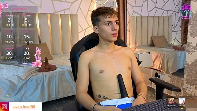 EVAN_TAY Chat XXX in diretta