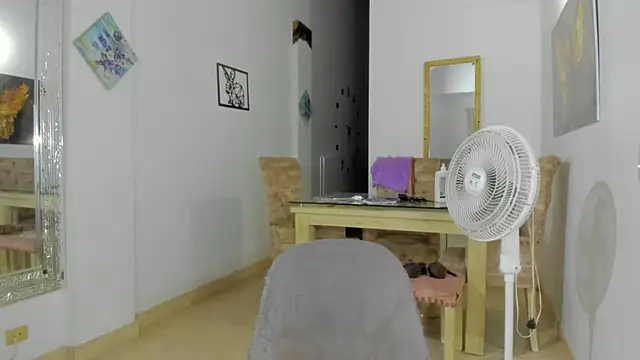 divinepleasury webkamerás műsora