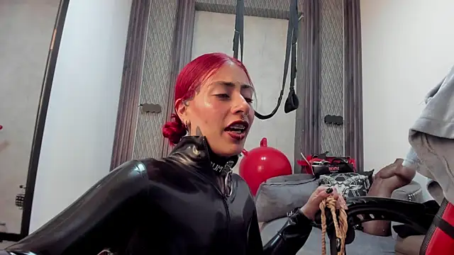 selene_red_ Adlı Modelin Canlı XXX Sohbeti