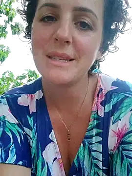 Chatroom XXX en direct de emiliemilf