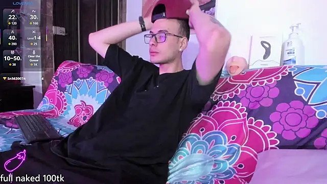 Vlad__night élő XXX-chatje