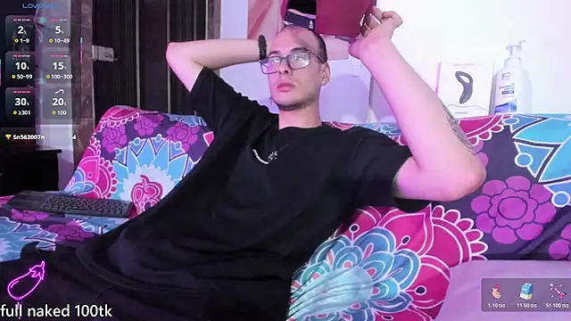 Vlad__night élő XXX-chatje