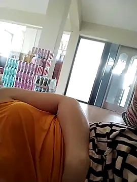 lris-Beauty77 即時 XXX 聊天