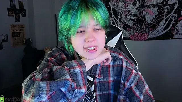 LittleKittenStar's Live XXX Chat