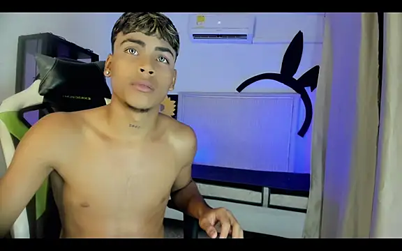 Angel_foxc_'s Webcam Show