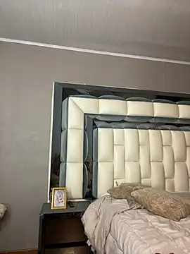 evelinsofia_ Adlı Modelin Canlı XXX Sohbeti